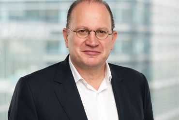 Mark Tucker Returns to AIA as Chairman After HSBC Exit, Signaling Strategic Reentry Into Asia’s Insurance Market