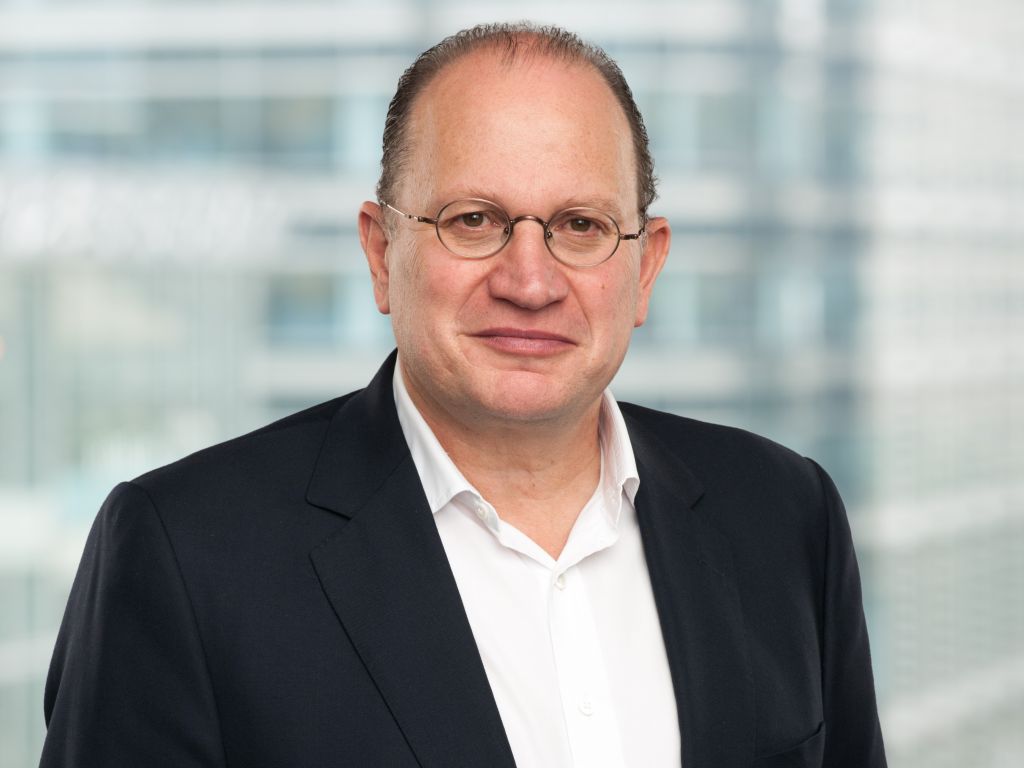 Mark Tucker Returns to AIA as Chairman After HSBC Exit, Signaling Strategic Reentry Into Asia’s Insurance Market