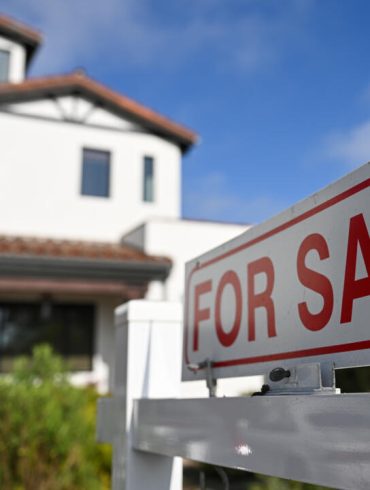 New Home Sales Plunge in May as High Mortgage Rates Push Buyers Out of the Market