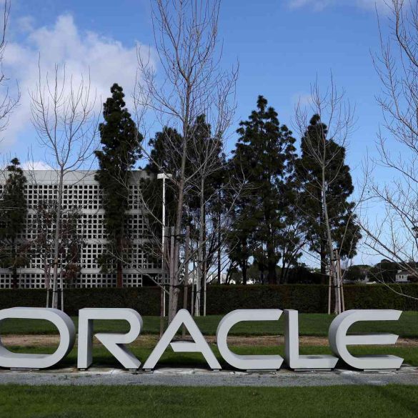 Oracle Stock Hits Record High as AI Cloud Demand Sparks Massive Growth and Bold Expansion Plans