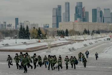 Russia Nears Recession as War Costs Soar and Economic Stability Rapidly Deteriorates