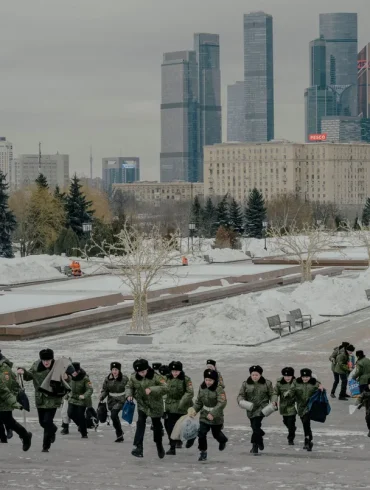 Russia Nears Recession as War Costs Soar and Economic Stability Rapidly Deteriorates