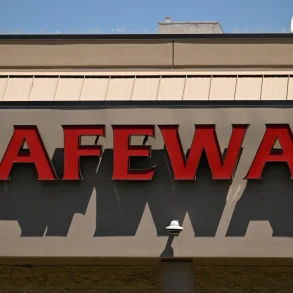 Safeway Workers Launch Strategic Strike in Colorado Amid Stalled Contract Talks and Worker Tensions