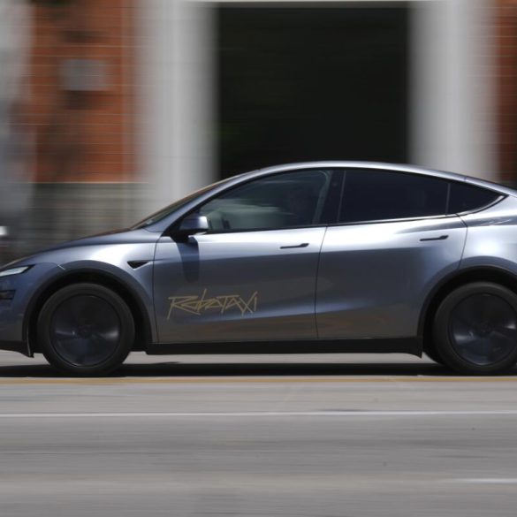 Tesla Achieves First Driverless Car Delivery but Faces Safety Backlash Over Robotaxi Glitches
