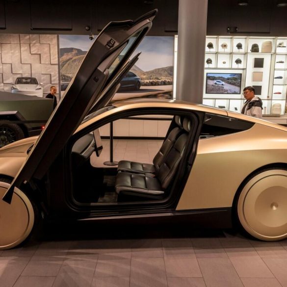 Tesla Launches First Paid Robotaxi Pilot in Austin, Testing Bold Promises Against Harsh Reality