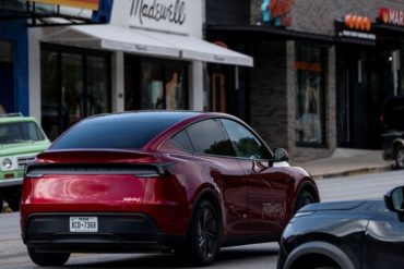 Tesla’s Robotaxi Launch Marred by Safety Lapses and Traffic Violations as Regulatory Scrutiny Mounts