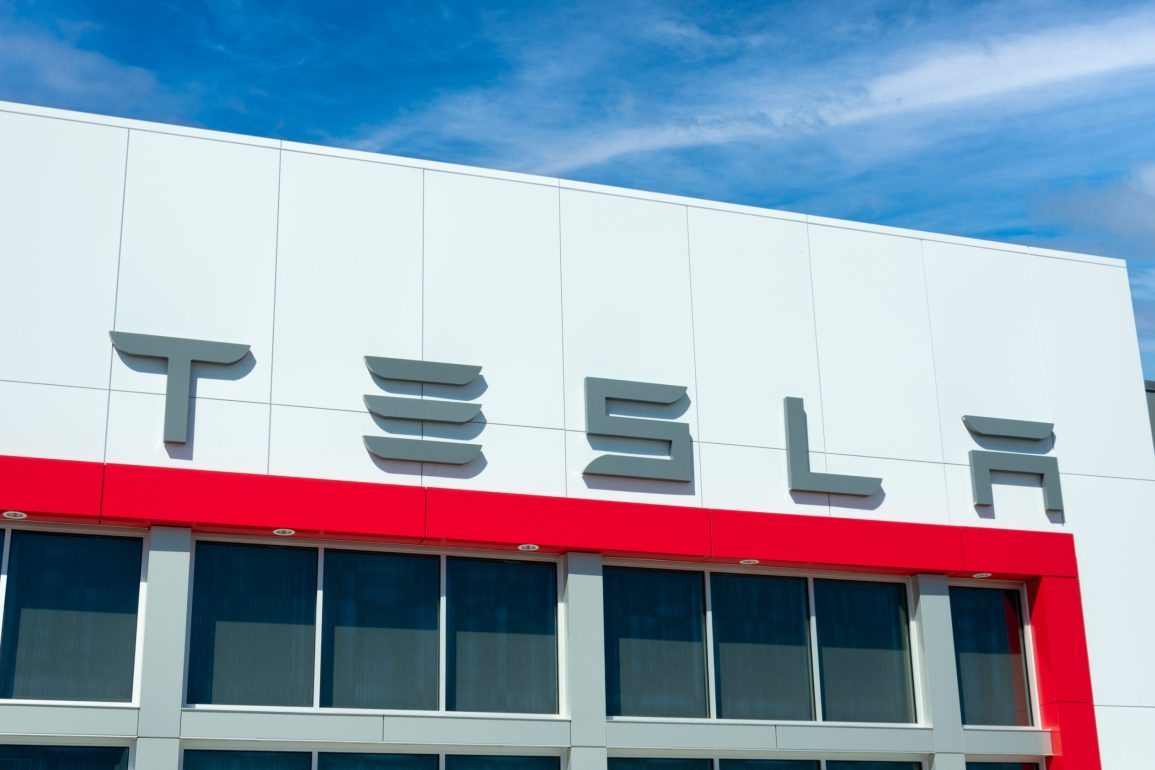 Texas Lawmakers Push Tesla to Delay Robotaxi Launch Amid New Safety Rules and Federal Scrutiny