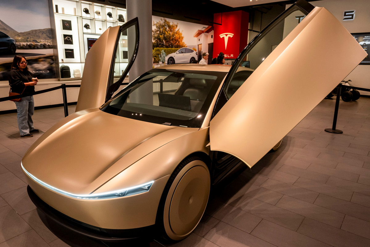 Texas Lawmakers Push Tesla to Delay Robotaxi Launch Amid New Safety Rules and Federal Scrutiny