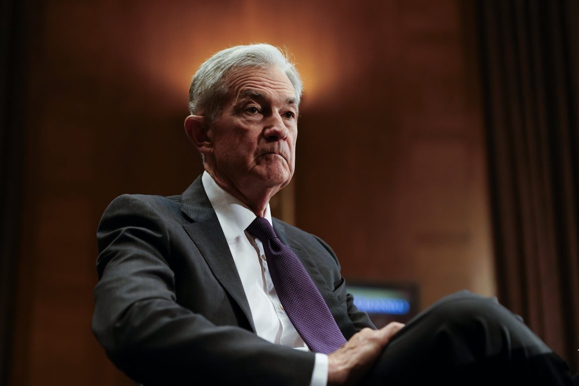 Trump Renews Attacks on Fed Chair Powell, Signals Plans to Replace Him Before Term Ends
