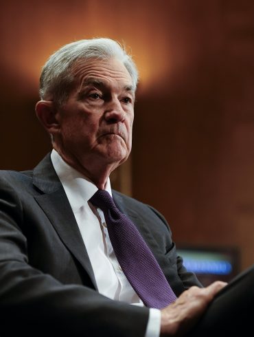 Trump Renews Attacks on Fed Chair Powell, Signals Plans to Replace Him Before Term Ends