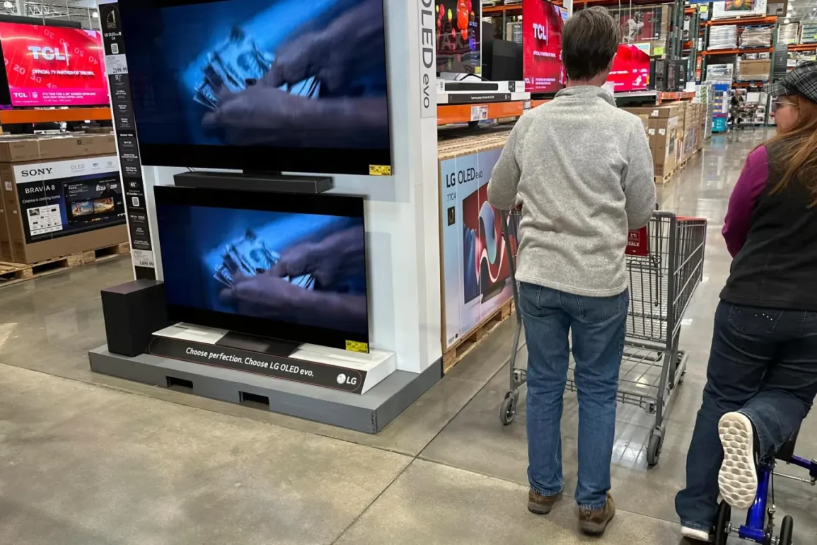 U.S. Consumer Confidence Sinks in June as Recession Fears and Trade Worries Rise