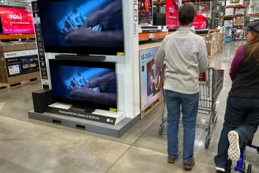 U.S. Consumer Confidence Sinks in June as Recession Fears and Trade Worries Rise