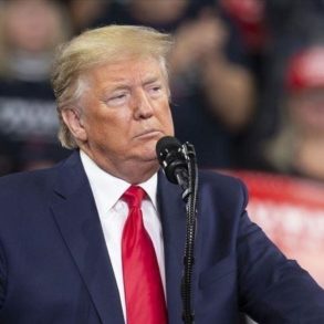 UK Economy Contracts Sharply as Trump Tariffs Slash Exports and Shake Business Confidence