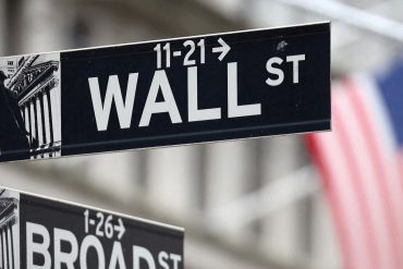 Wall Street Cools After May Rally as Tariff Fears and Trade Tensions Weigh on June Outlook