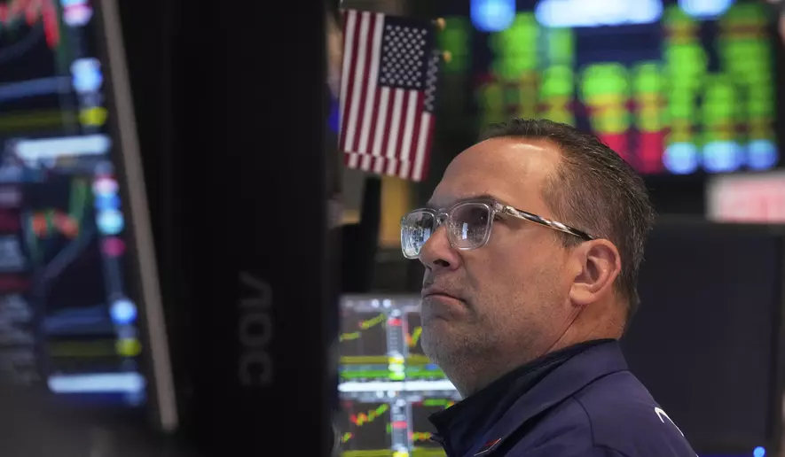 Wall Street Cools After May Rally as Tariff Fears and Trade Tensions Weigh on June Outlook