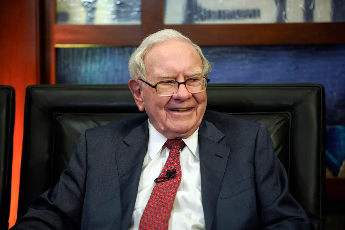 Warren Buffett Donates $6 Billion in Stock, Shifts Philanthropic Focus to Family Foundations