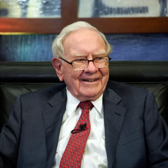 Warren Buffett Donates $6 Billion in Stock, Shifts Philanthropic Focus to Family Foundations