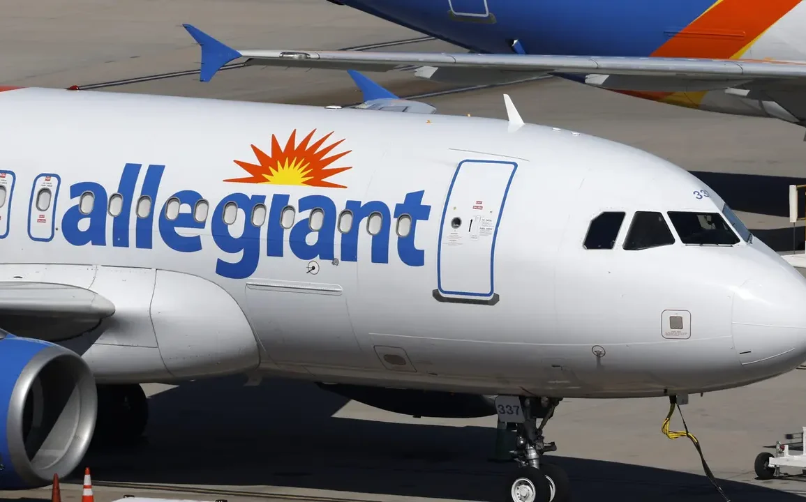 Allegiant Flight Returns to Florida After Passenger Threat Prompts Emergency Landing and Arrest
