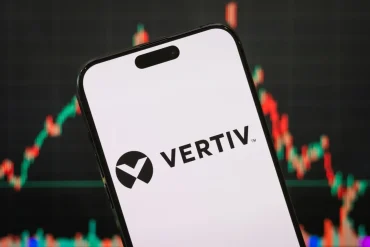 Amazon’s Liquid Cooling Entry Sparks Vertiv Selloff Despite Potential for Strategic Collaboration