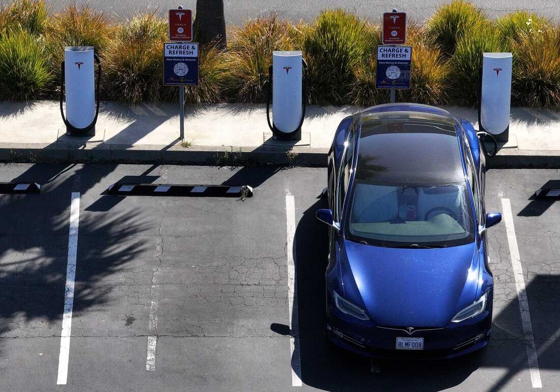 Congress Ends EV Tax Credits This Fall Sparking Affordability Fears Despite Long Term Savings and Emissions Gains