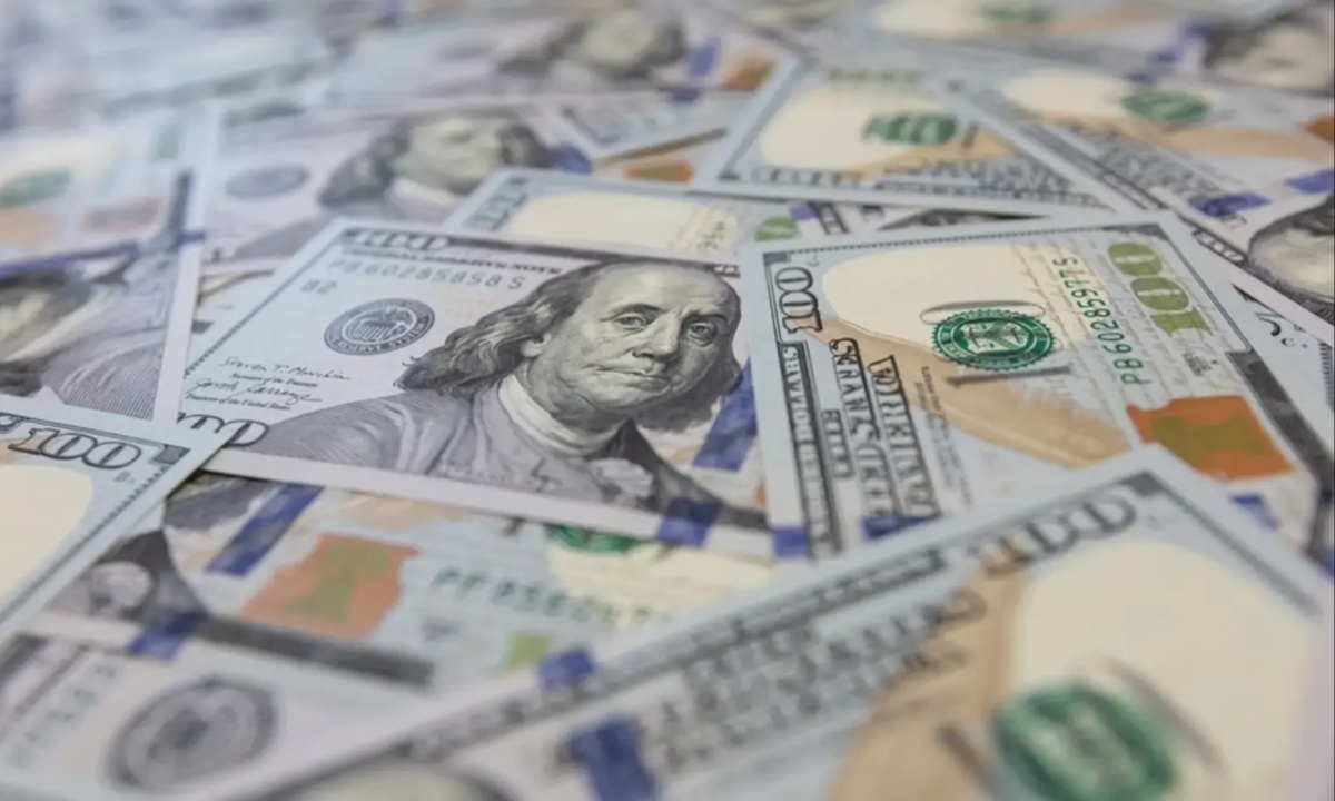Dollar Plunges to 50-Year Low as Deficits, Rate Cuts, and Global Doubts Shake U.S. Currency Confidence