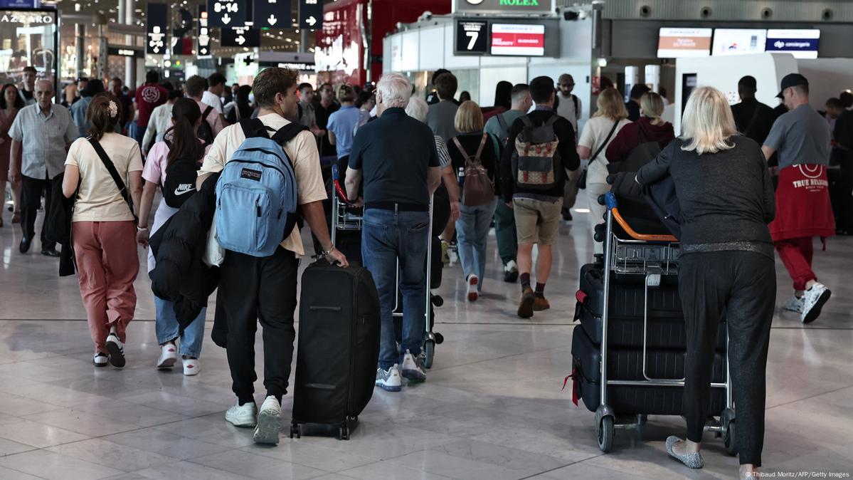 French Air Traffic Control Strike Grounds Thousands as Summer Travel Chaos Sweeps Europe