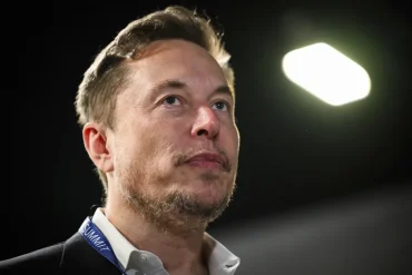 Grok 4 Echoes Elon Musk’s Views, Raising Alarms Over AI Bias and Transparency Gaps