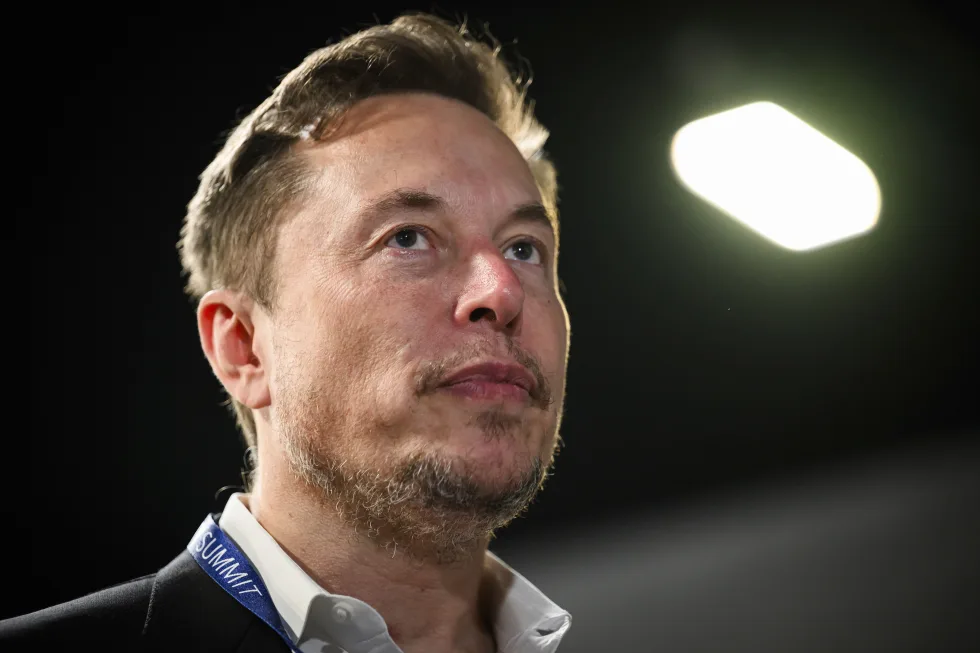 Grok 4 Echoes Elon Musk’s Views, Raising Alarms Over AI Bias and Transparency Gaps