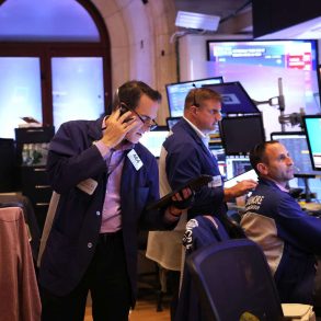 Jobs Data Beats Forecasts Lifts Global Stocks and Tempers Fed Rate Cut Expectations