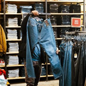 Levi’s Stock Jumps as Direct Sales and Global Expansion Offset Tariff Risks and Boost Forecasts