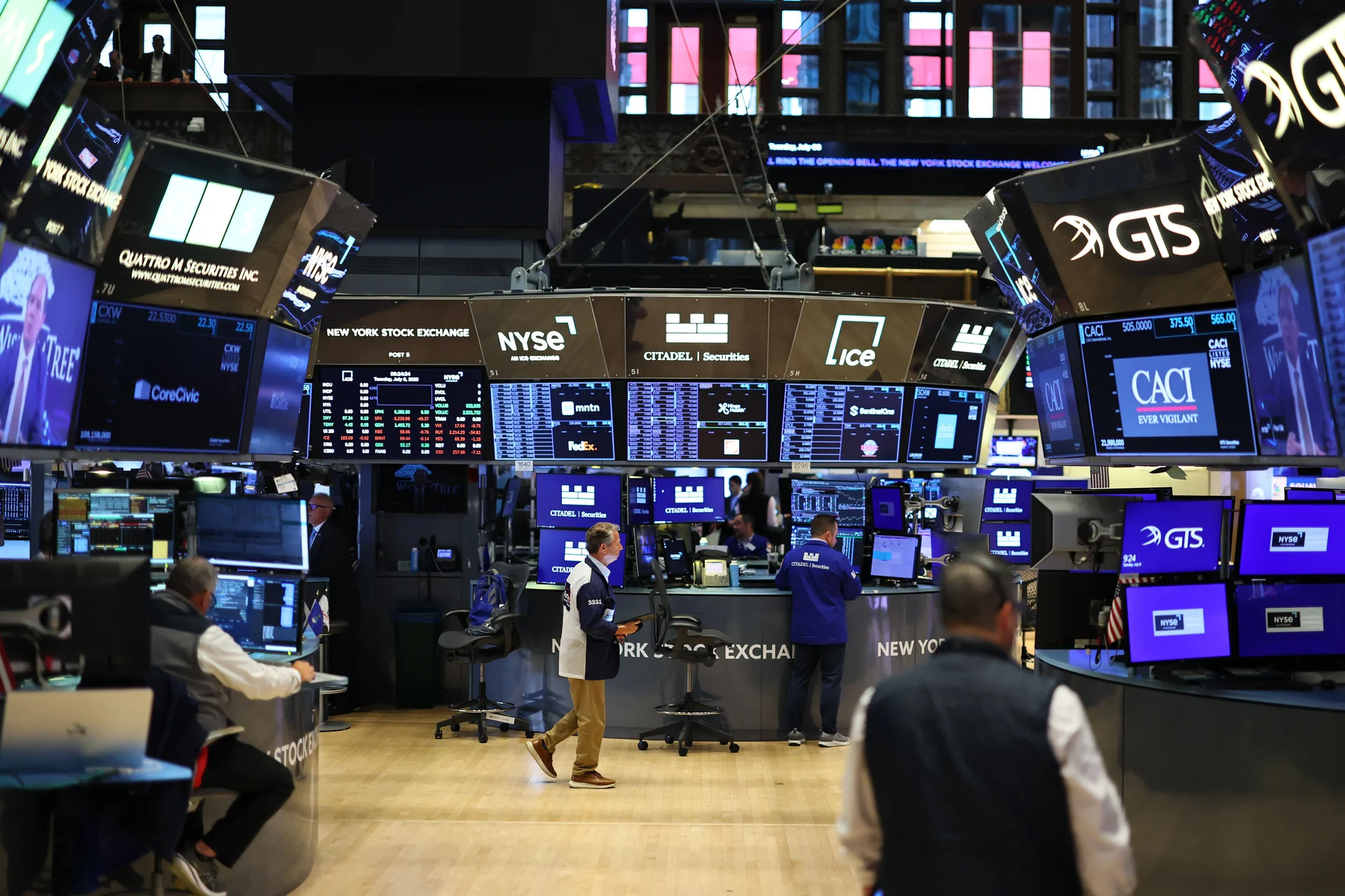 Markets Shrug Off Trump’s Tariffs and Fed Attacks, Betting on Bluster Over Action