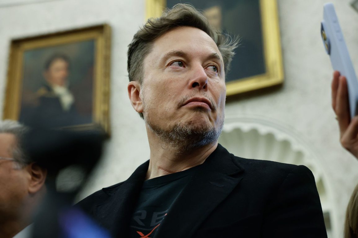 Musk Tells Analyst to ‘Shut Up’ After Tesla Stock Tanks Amid Political Party Fallout