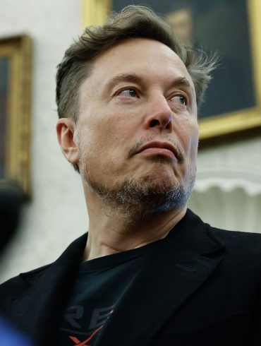 Musk Tells Analyst to ‘Shut Up’ After Tesla Stock Tanks Amid Political Party Fallout