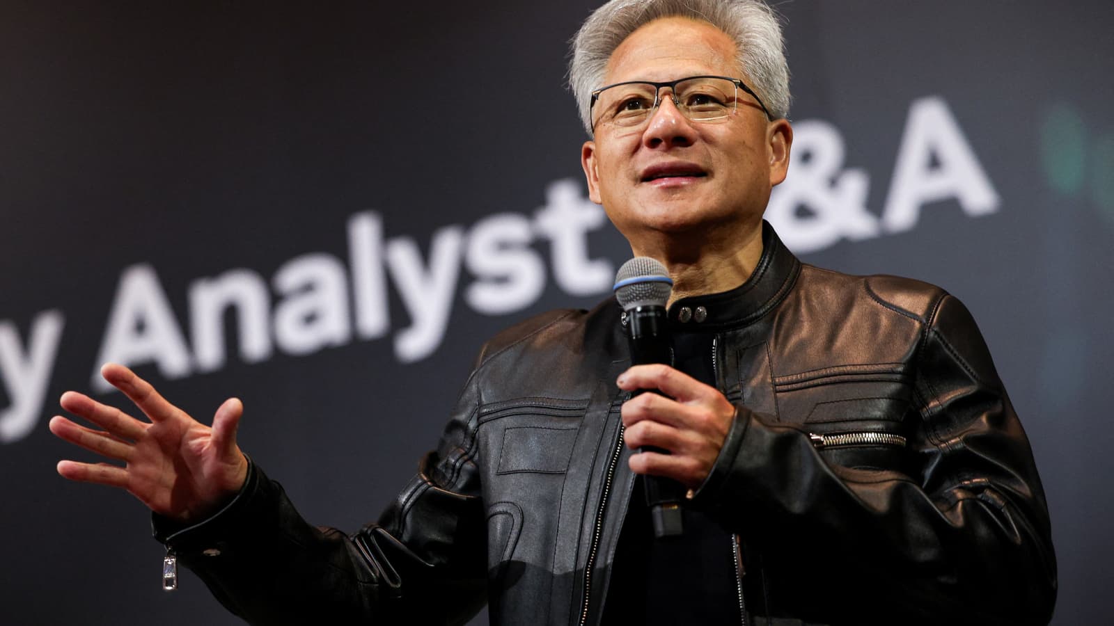 Nvidia Tops $4 Trillion as Cramer Hails AI Giant’s Role in New Industrial Revolution