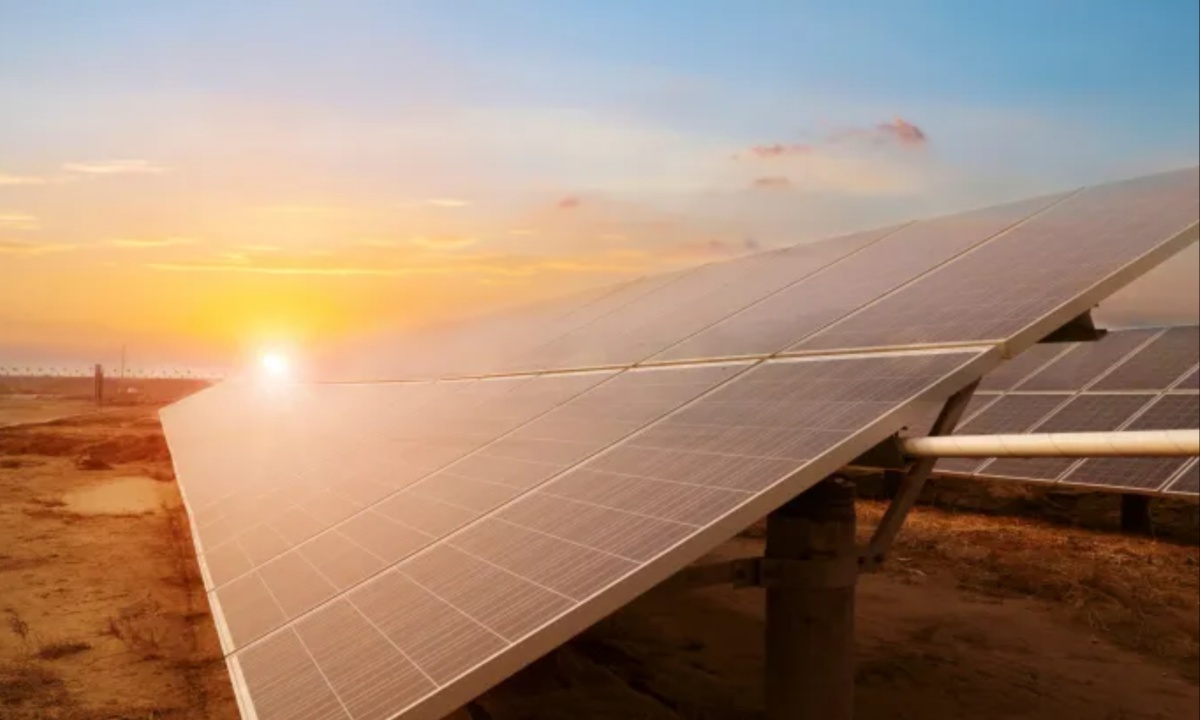 Republican Tax Bill Threatens Thousands of Solar Jobs as Clean Energy Leaders Warn of Industry Collapse