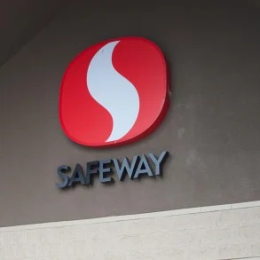 Safeway Strike Ends as Colorado Workers Secure Tentative Deal with Boosted Wages and Benefits
