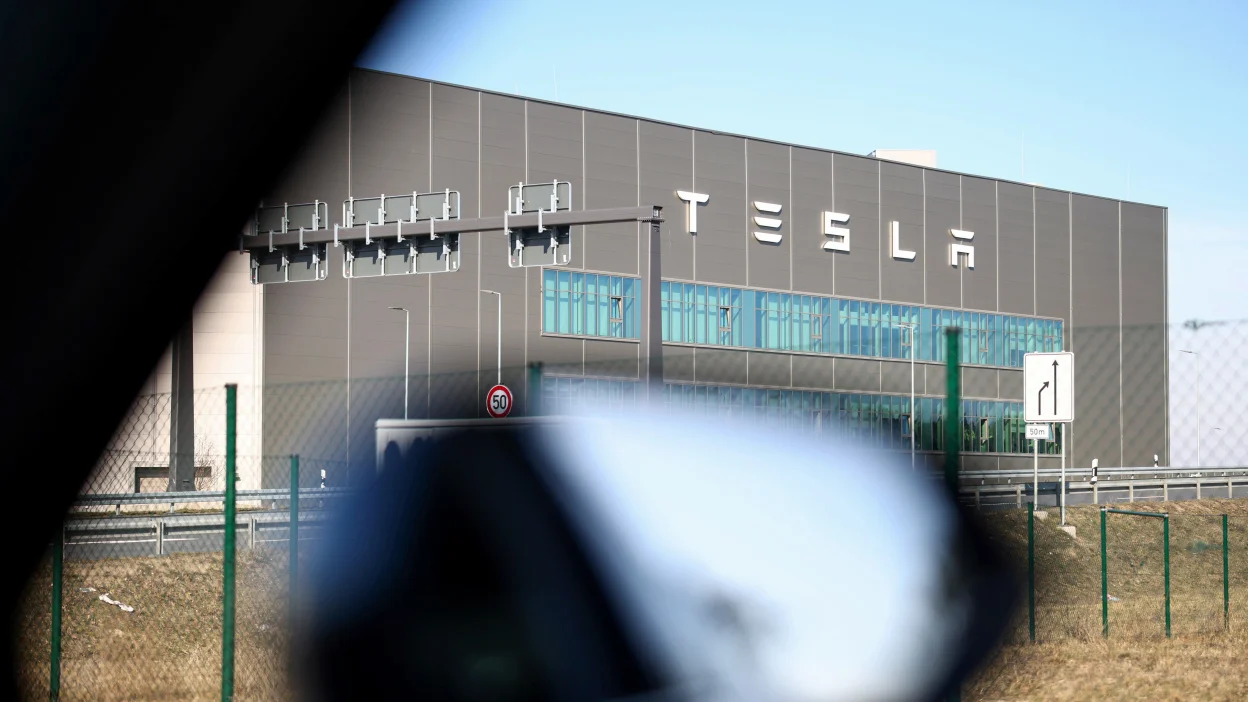Tesla Faces Landmark Trial Over Fatal Autopilot Crash as Jurors Grapple With Elon Musk’s Influence
