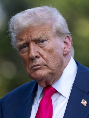 Trump Sways GOP Holdouts as Crypto Bills Regain Momentum After White House Meeting