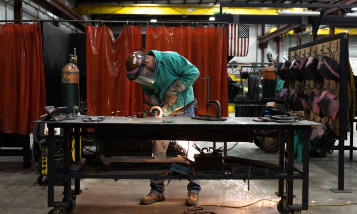 Trump’s Tariff Gambit Falters as Manufacturing Jobs Stall Amid Confusion, Costs, and Global Headwinds
