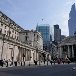 U.K. Inflation Rises to 3.6% as BOE Faces Tough Choice Between Rate Cuts and Price Pressures
