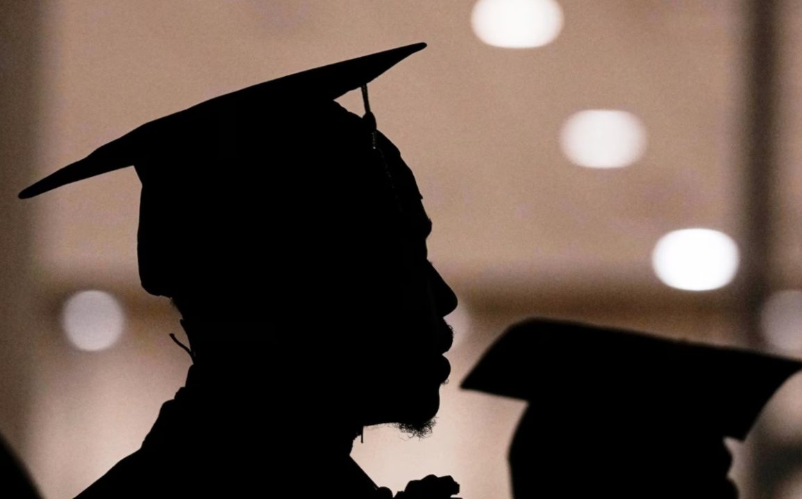 Young Graduates Face Harsh Job Market as Hiring Declines and Debt Burdens Mount Post-Pandemic