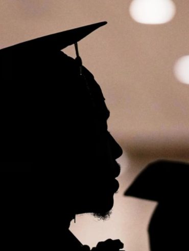Young Graduates Face Harsh Job Market as Hiring Declines and Debt Burdens Mount Post-Pandemic